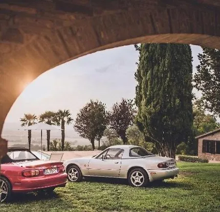 Bed and breakfast Miataland 4*